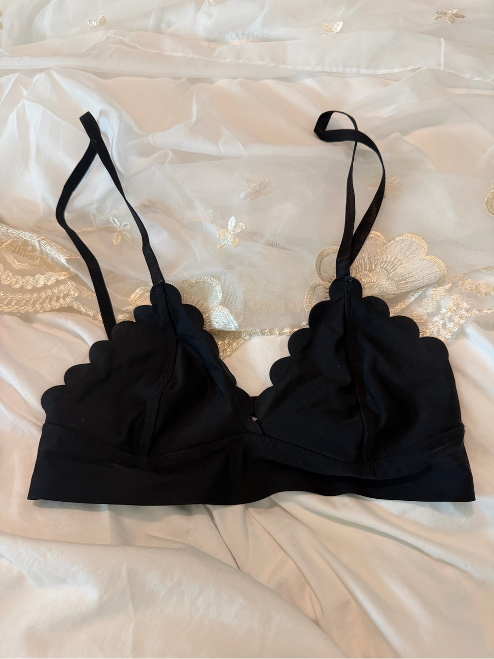 Black Scallop Bralette - Women Intimates